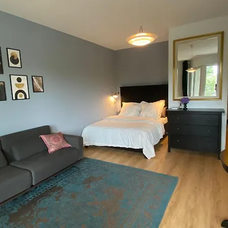 Beautiful With Balcony Apartment Berlin