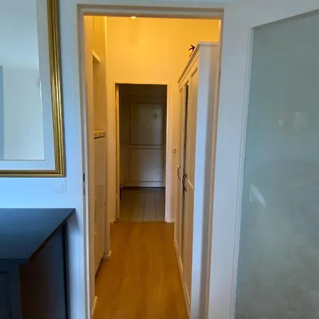 Apartment Beautiful With Balcony Berlin