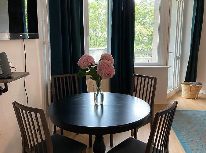 Beautiful With Balcony Apartamento Berlín