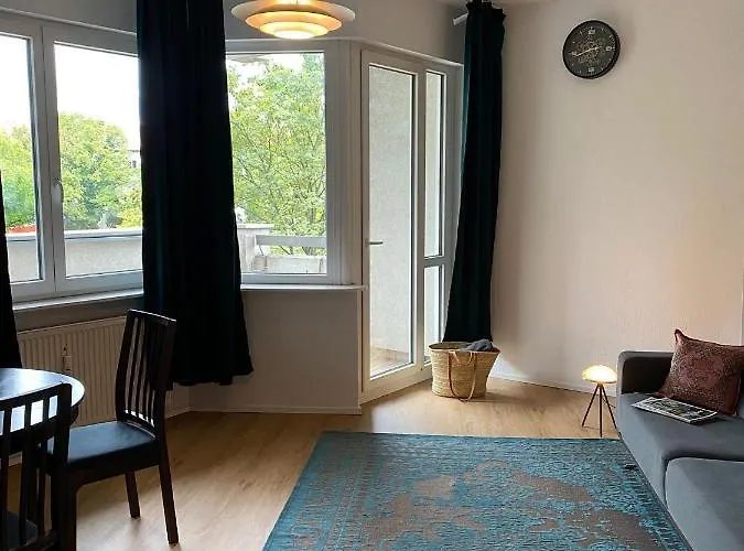 Beautiful With Balcony Apartamento Berlín