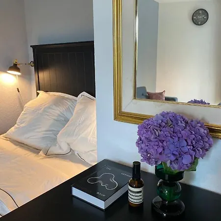 아파트 Beautiful With Balcony