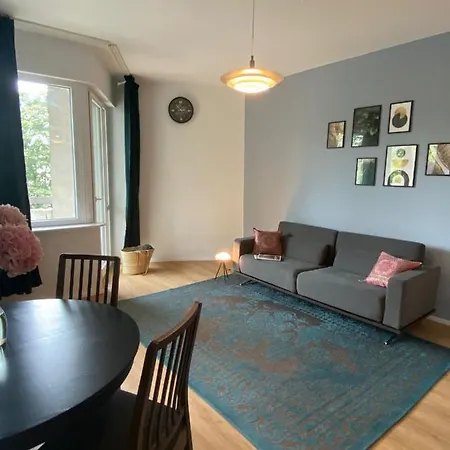 아파트 Beautiful With Balcony *